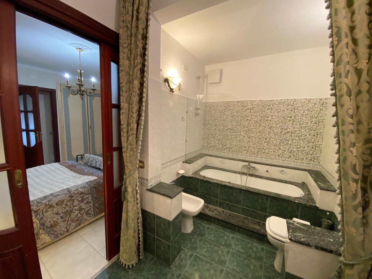 ナポリCasa Kamalei, Tra Plebiscito E Lungomareアパートメント エクステリア 写真